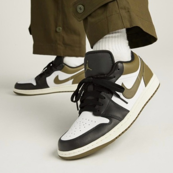 ✔️New✔️NIKE Air Jordan 1 Low 'Black Toe Medium Olive'